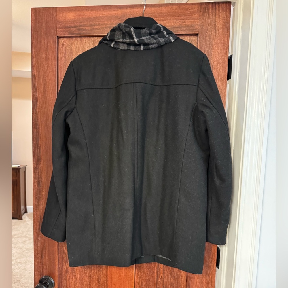 NWOT Men’s Dockers Black Pea Coat with Plaid Scarf - Picture 2 of 7